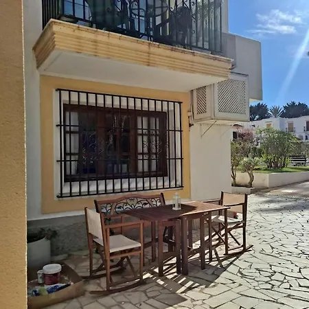 Shore 4 Persons 2 Pools And 200 M Apartman *