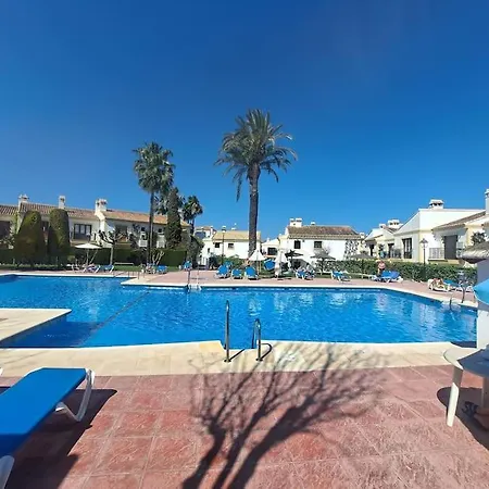 Shore 4 Persons 2 Pools And 200 M Apartman